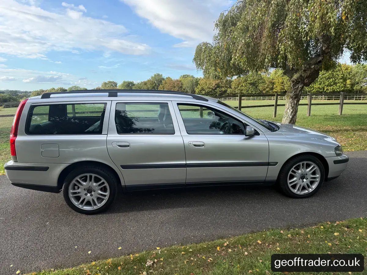 Volvo V70 SE 140 ESTATE AUTOMATIC