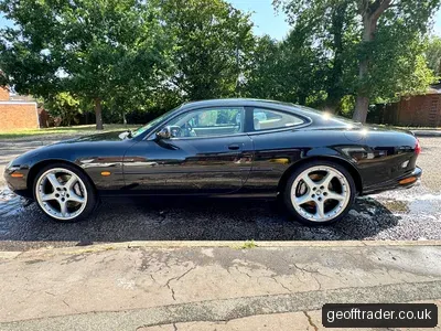 2000 Jaguar XKR photo 2