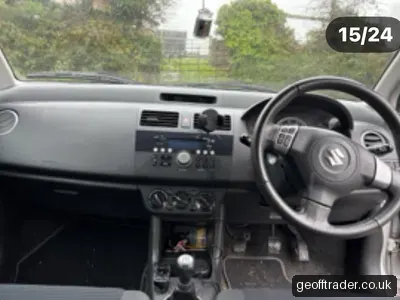 2010 Suzuki Swift photo 5