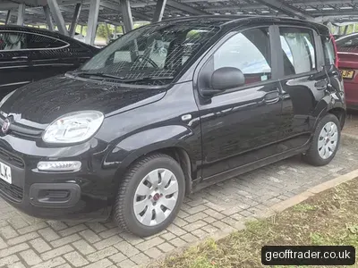 2015 Fiat Panda Pop photo 2
