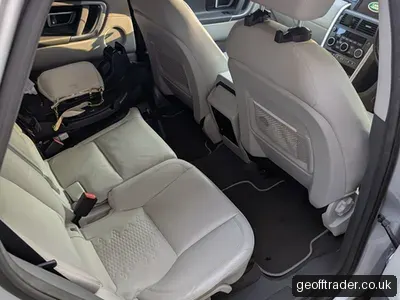Land Rover Discovery Sport TD4 SE **7 SEATER** photo 4