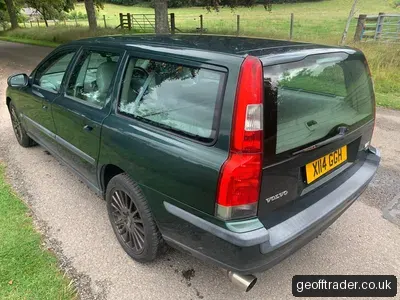Volvo V70 T5 estate photo 1