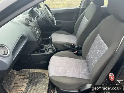 Ford Fiesta photo 3