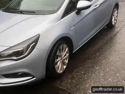 2019 Vauxhall Astra photo 2
