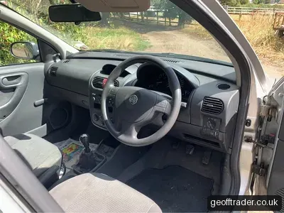 2003 Vauxhall Corsa GLS photo 5
