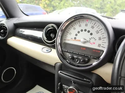 MINI Hatch 1.6D Cooper photo 5