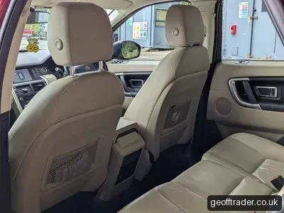 Land Rover Discovery Sport photo 12