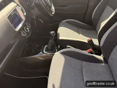 2020 Toyota Yaris Y20 1.5 - Manual - A.C - Apple Carplay- Full Toyota History - Just Serviced photo 4