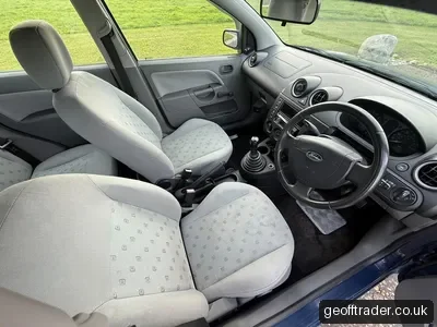 2002 Ford Focus photo 12