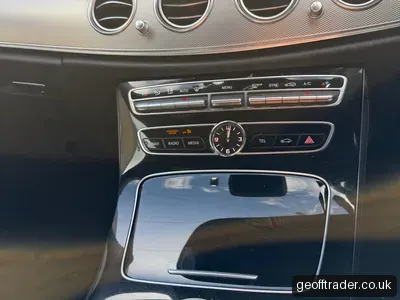 Mercedes-Benz E Class 2016 Saloon photo 2