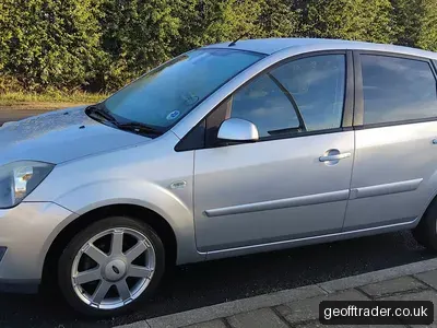 2007 Ford Fiesta photo 2