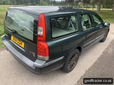 Volvo V70 T5 estate photo 5
