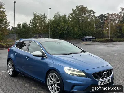 2017 Volvo V40 D4