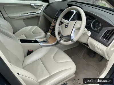 2010 Volvo XC60 SE T5 photo 4
