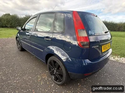 2002 Ford Focus photo 8