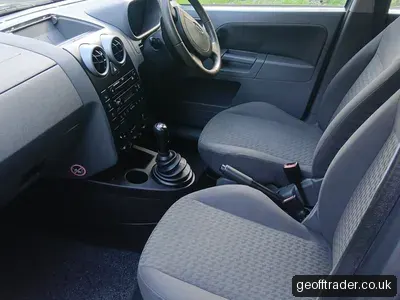 2003 Ford Fusion photo 5