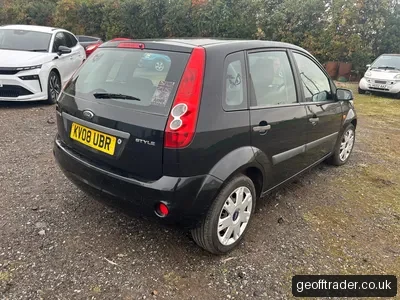 Ford Fiesta photo 7