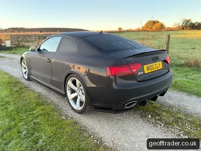2011 Audi RS5 photo 2