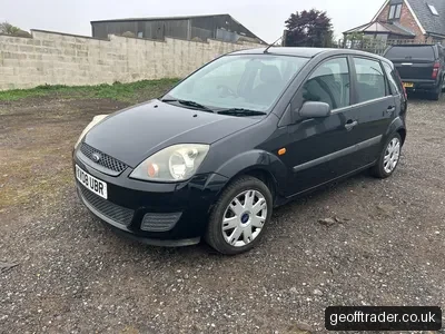 Ford Fiesta photo 2