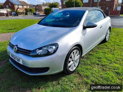 2012 Volkswagen Golf photo 2