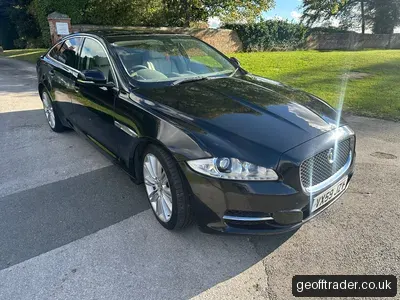2009 Jaguar XJ photo 2