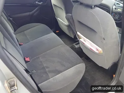Ford Focus 1.6 Ghia 2005 85k from new photo 4