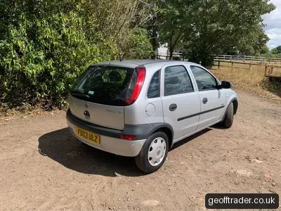 2003 Vauxhall Corsa GLS photo 3