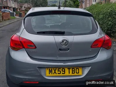 2010 Vauxhall Astra photo 2