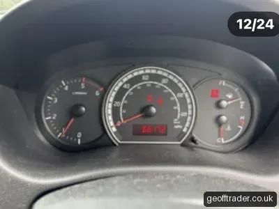 2010 Suzuki Swift photo 2