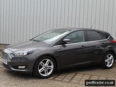 Ford Focus 1.5 TDCI Zetec photo 3