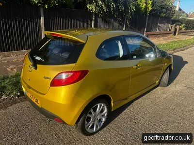 Mazda 2 Sport photo 2