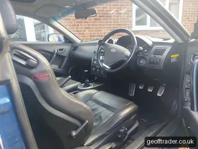 Hyundai Coupe photo 3