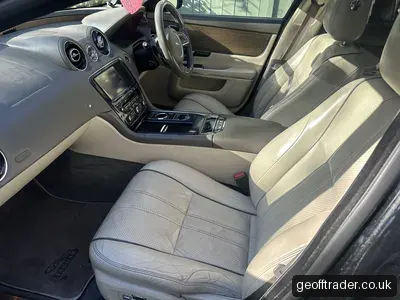 2009 Jaguar XJ photo 4