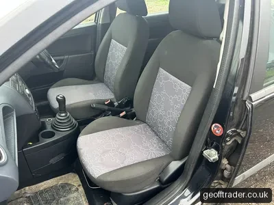 Ford Fiesta photo 4