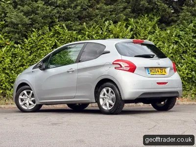 2015 Peugeot 208 photo 3