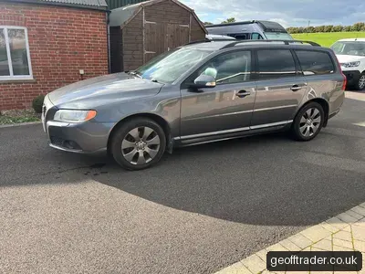 Volvo V70 2.5T photo 2