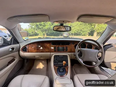 2000 Jaguar XKR photo 5