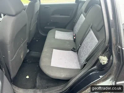 Ford Fiesta photo 5