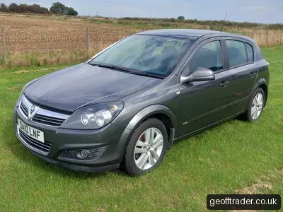 Vauxhall Astra sxi 1.6 5 door 2010 low mileage photo 5