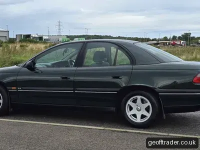 1997 Vauxhall Omega photo 4