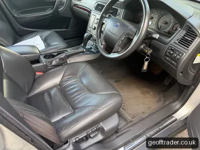 Volvo V70 SE 140 ESTATE AUTOMATIC photo 3