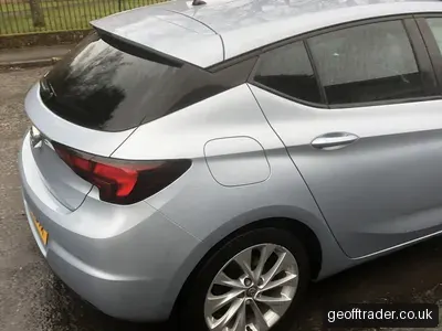 2019 Vauxhall Astra photo 3