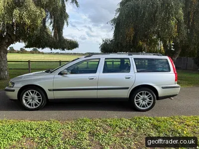 Volvo V70 SE 140 ESTATE AUTOMATIC photo 2
