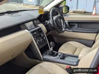 Land Rover Discovery Sport photo 9