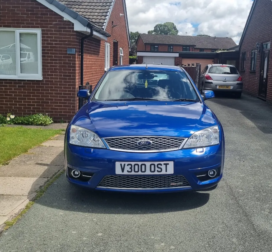 Ford Mondeo ST220
