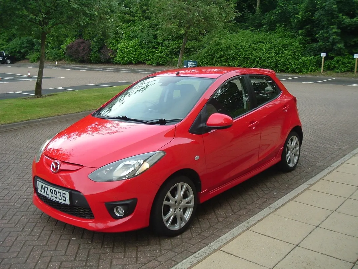 Mazda 2 1.5 Sport. 2008. 119k. Red, 10 service stamps. Recent clutch.