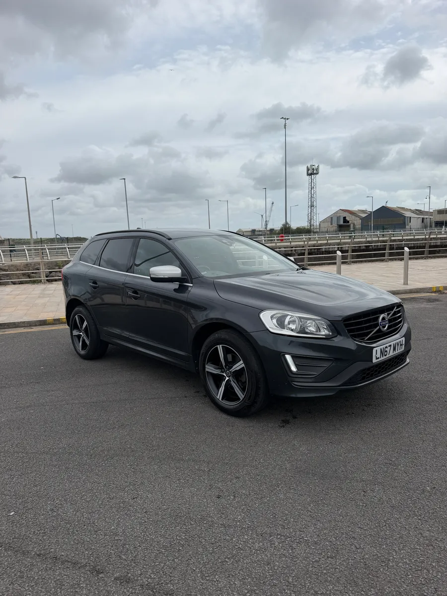 2017 Volvo XC60 T5 R Design