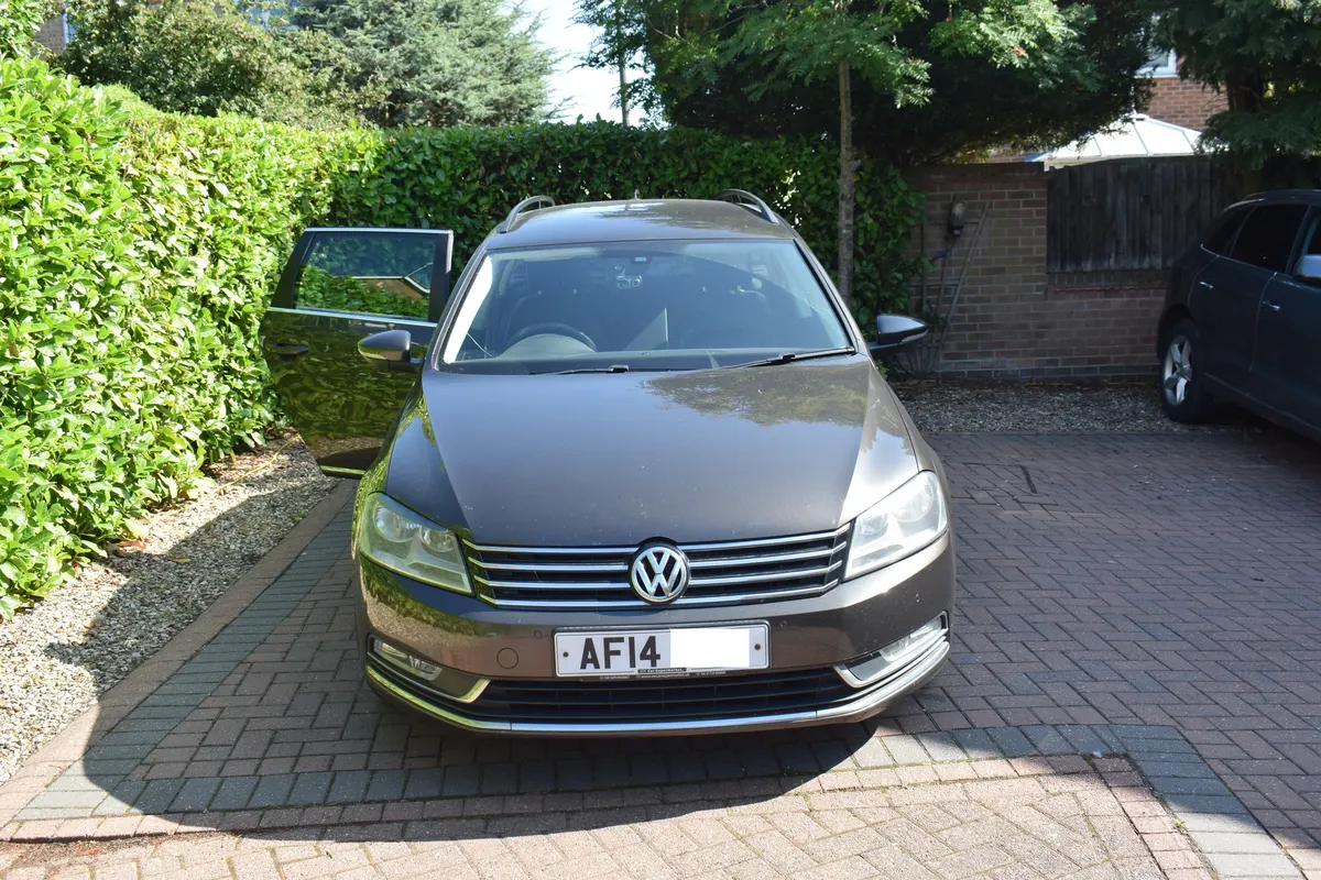 VW Passat estate 2.0 tdi bluemotion tech executive