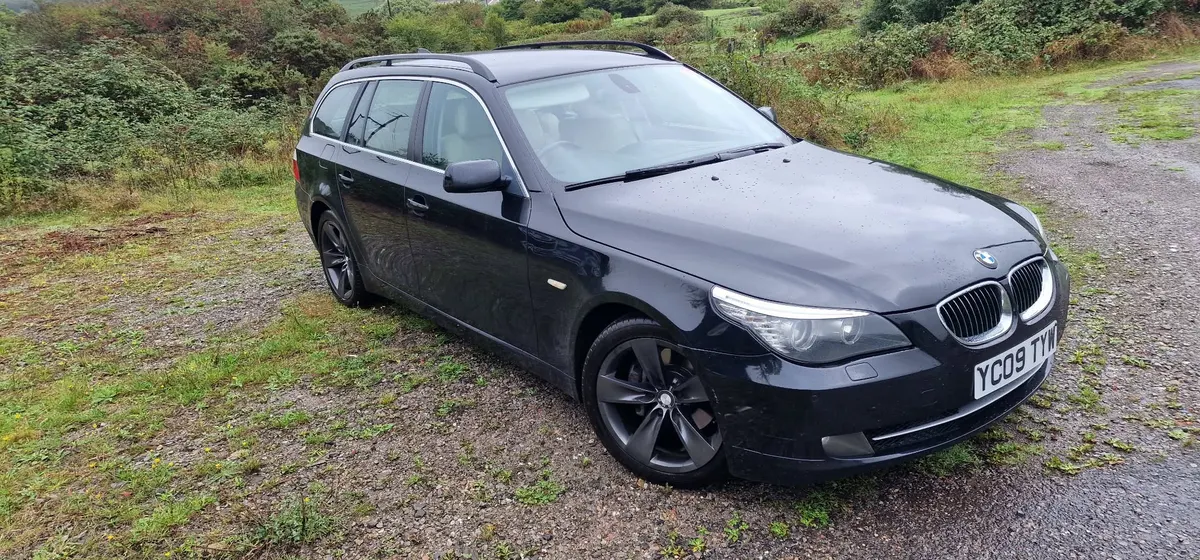 BMW 2009 BMW E61 530D SE LCI NAV TOURING AUTO