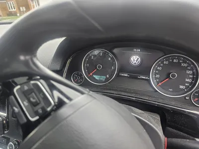 2011 Volkswagen Touareg photo 3